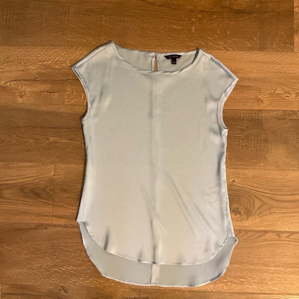 Banana Republic baby blue, satin, short sleeved blouse w/ high low hem, S